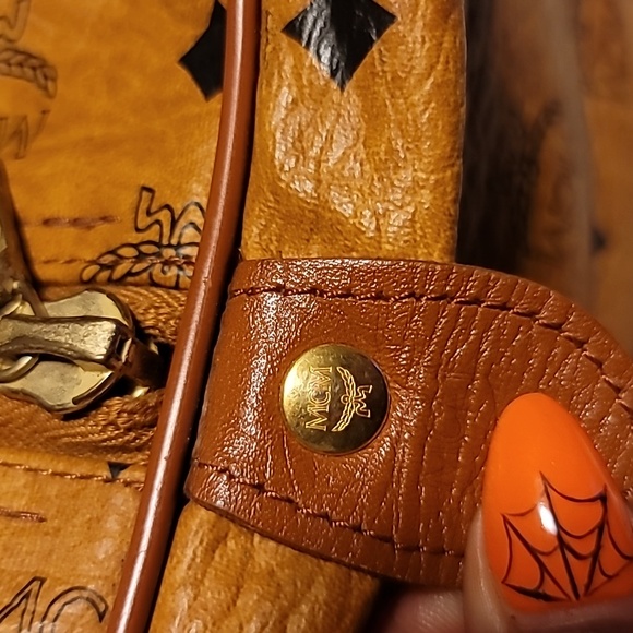 💕Vintage MCM Duffle Bag w/ Luggage Tag💕 - Picture 15 of 17